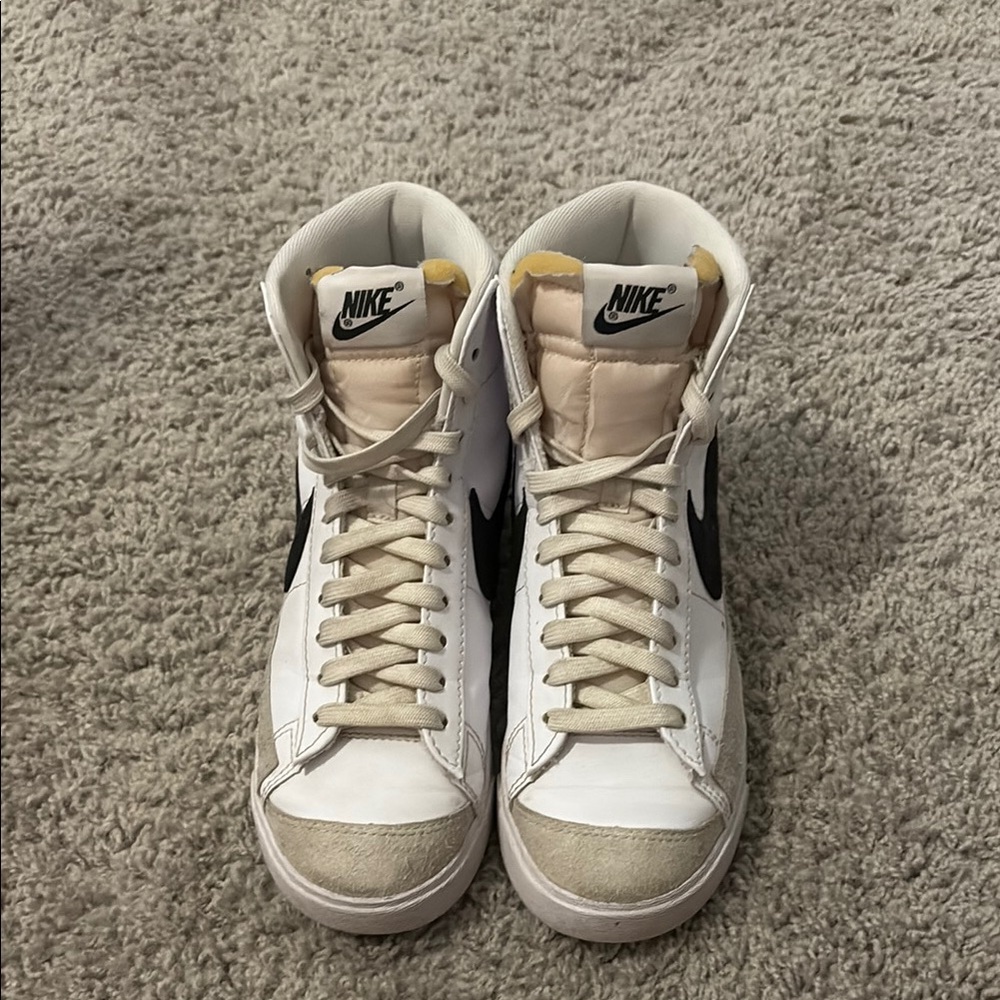 Nike White and Black High-Tops